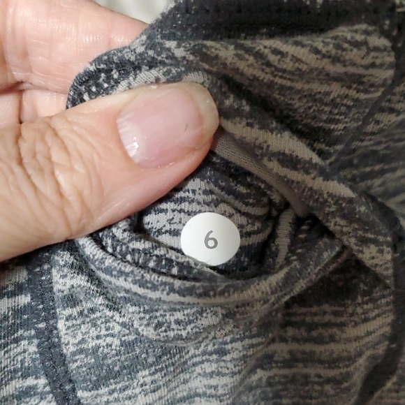 Like new lulu asymetrical jacket - Picture 7 of 7